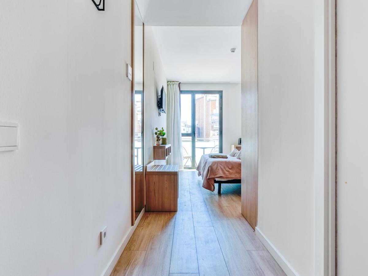 Limehome Barcelona Carrer De Besalu 82 Extérieur photo