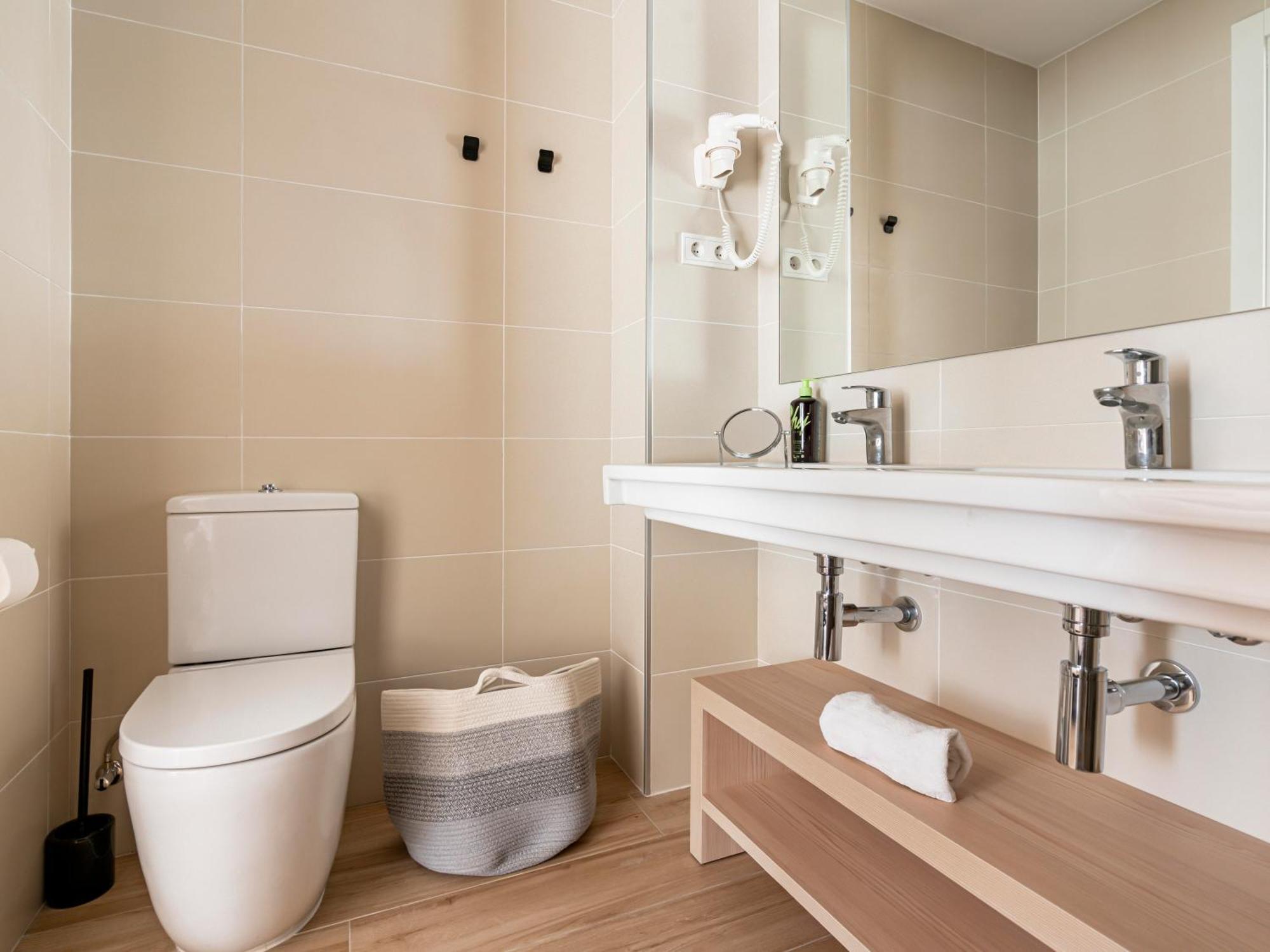Limehome Barcelona Carrer De Besalu 82 Extérieur photo