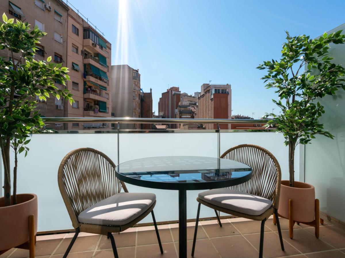 Limehome Barcelona Carrer De Besalu 82 Extérieur photo