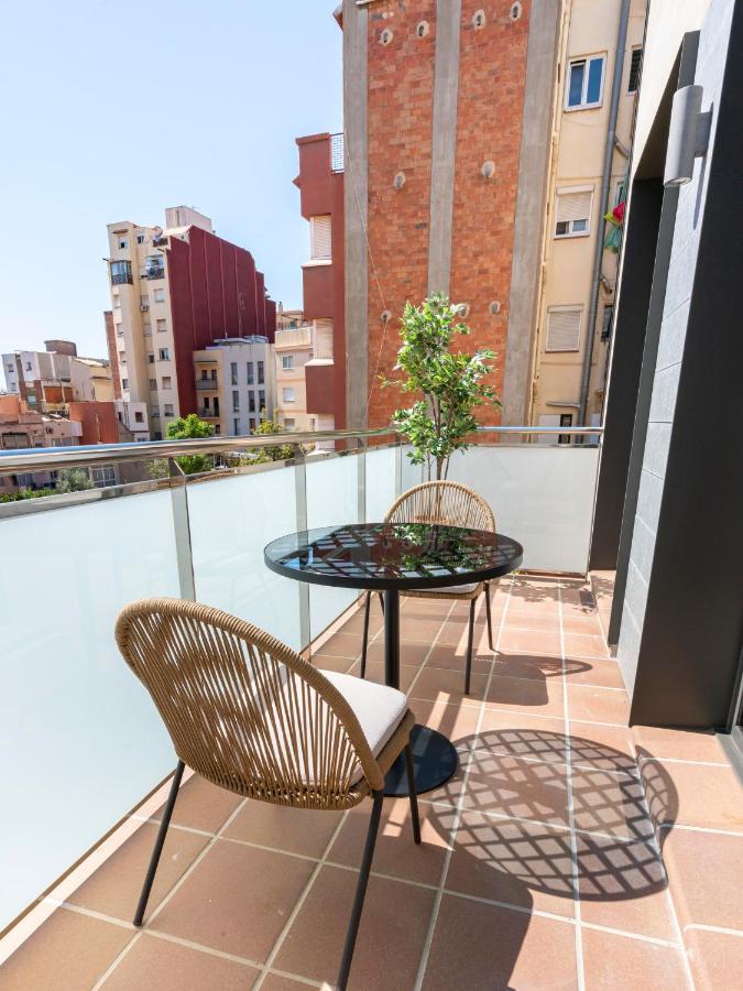 Limehome Barcelona Carrer De Besalu 82 Extérieur photo