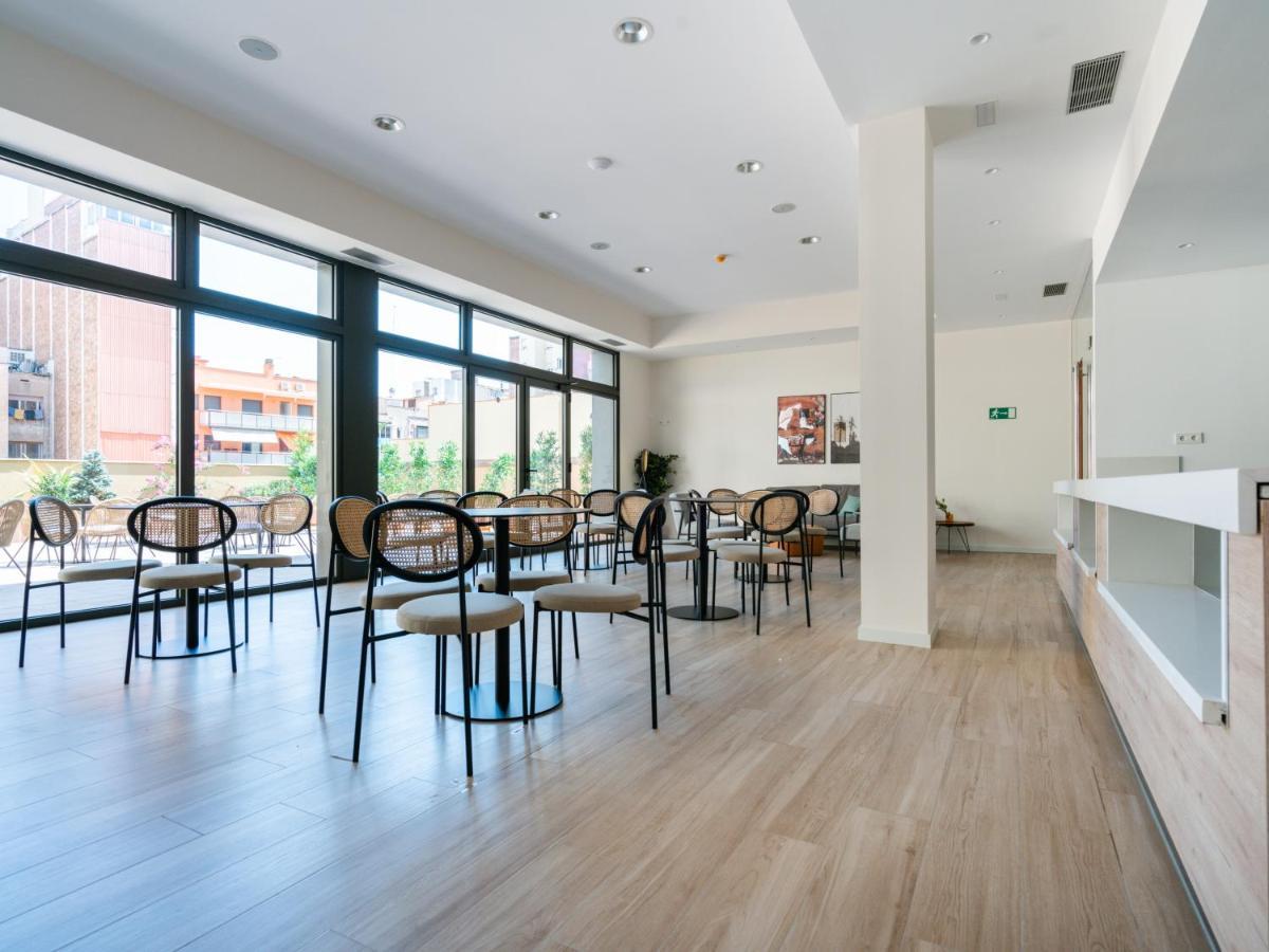 Limehome Barcelona Carrer De Besalu 82 Extérieur photo